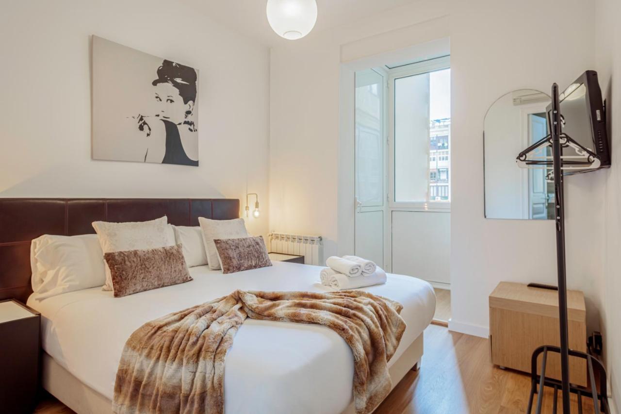 The Gaudi Suites II Barcelona Eksteriør billede