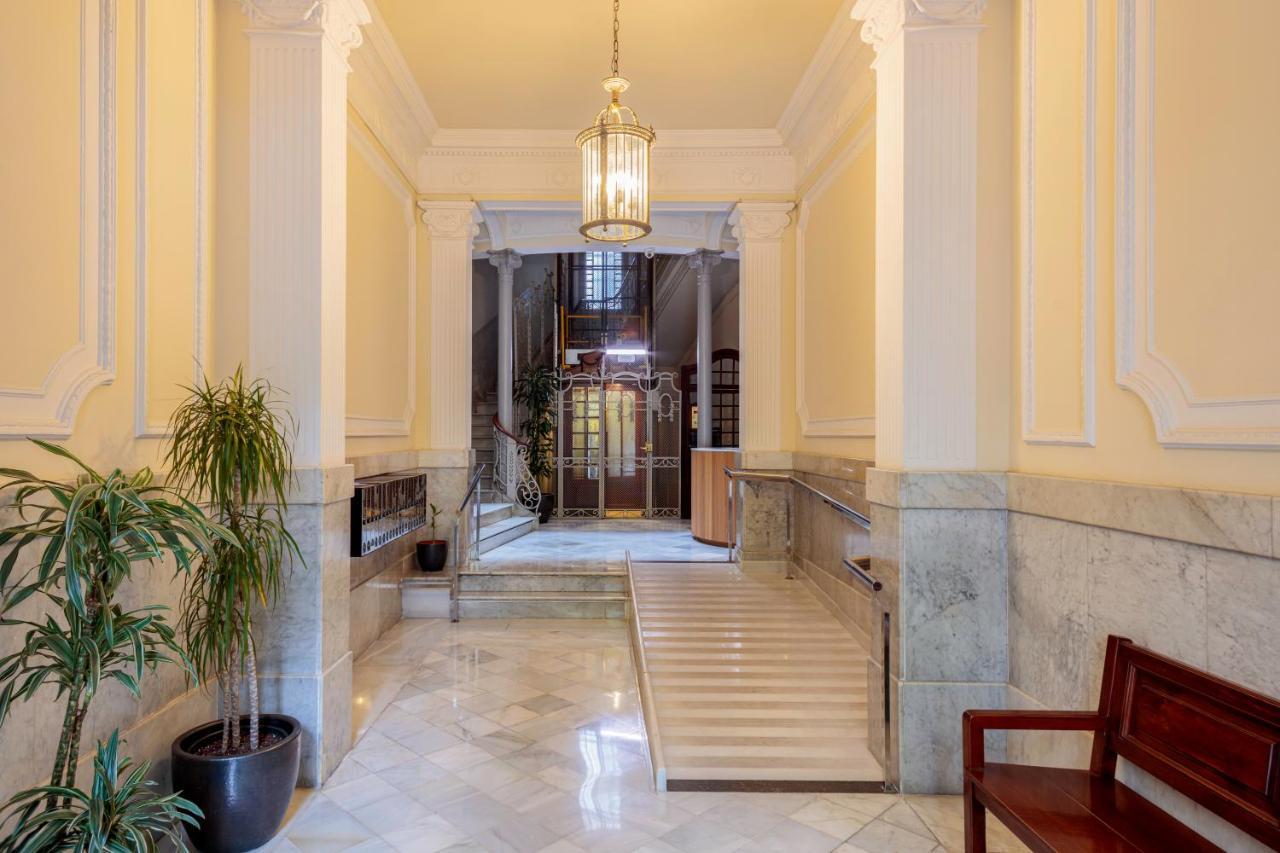 The Gaudi Suites II Barcelona Eksteriør billede