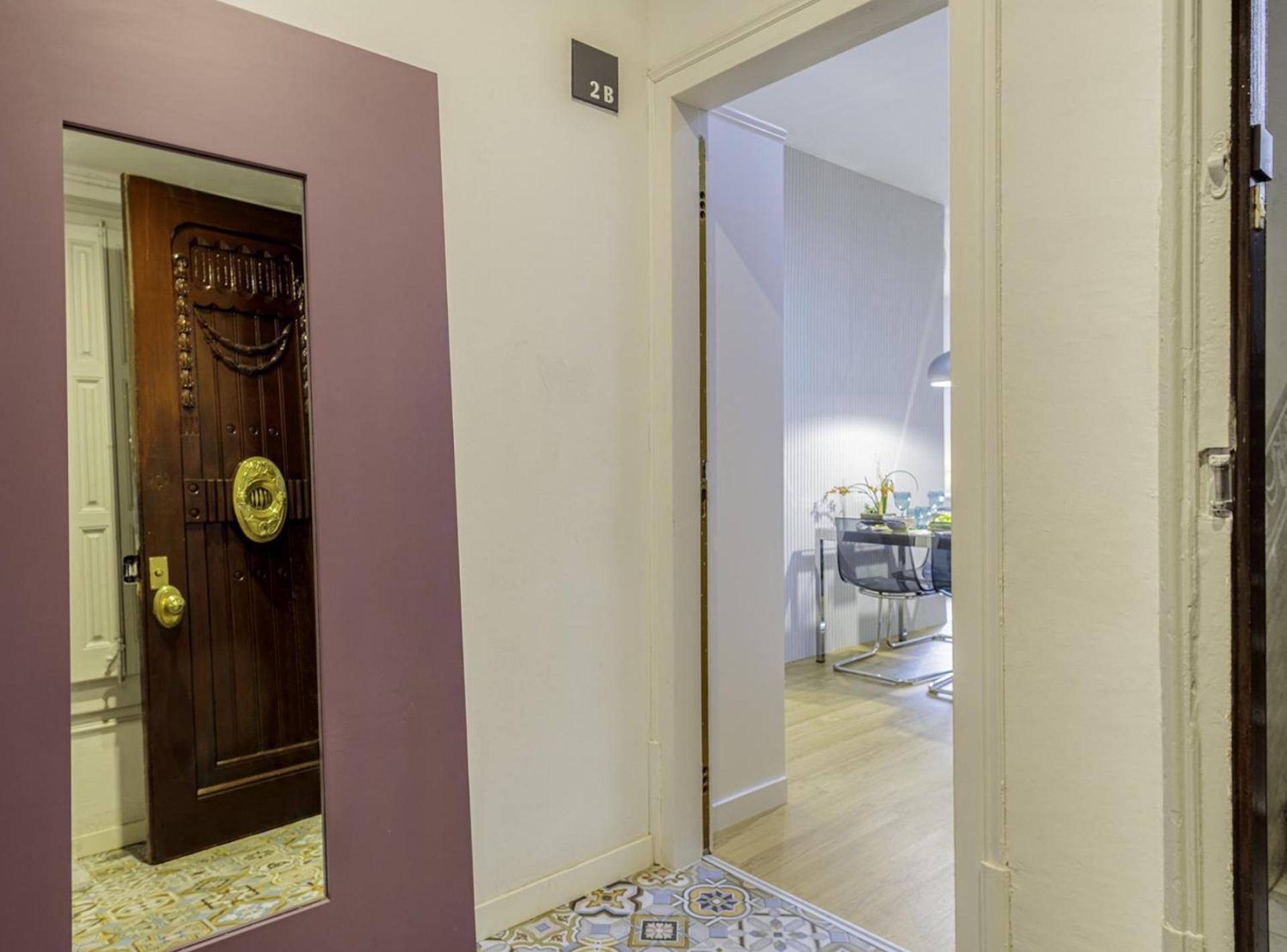 The Gaudi Suites II Barcelona Eksteriør billede