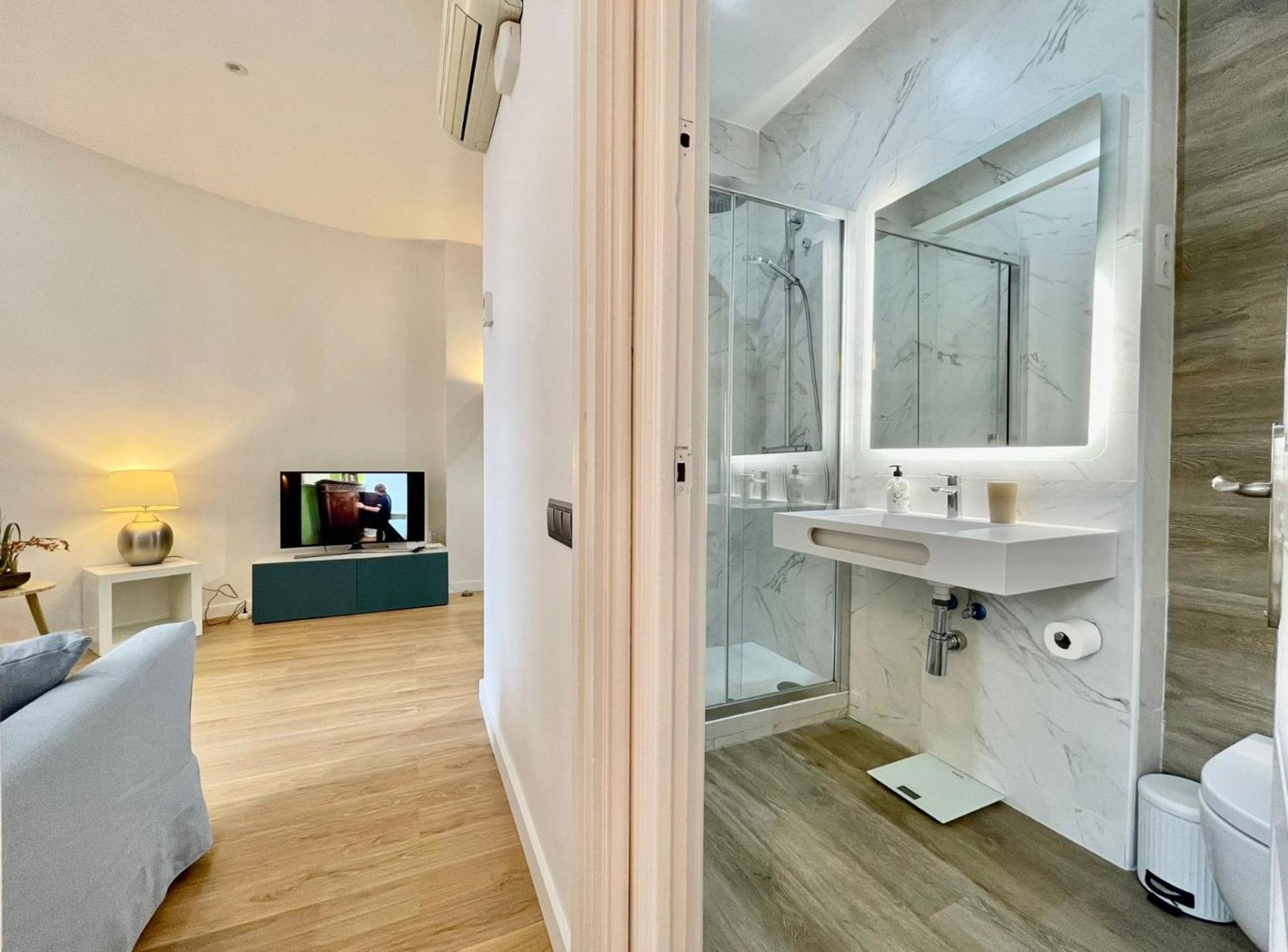 The Gaudi Suites II Barcelona Eksteriør billede