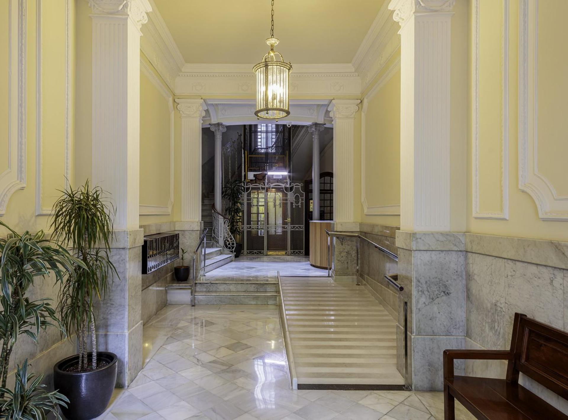The Gaudi Suites II Barcelona Eksteriør billede